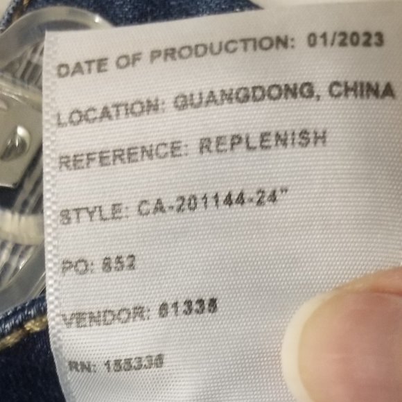 Celebrity Ace distressed sz 11/30 jeans - Picture 6 of 8